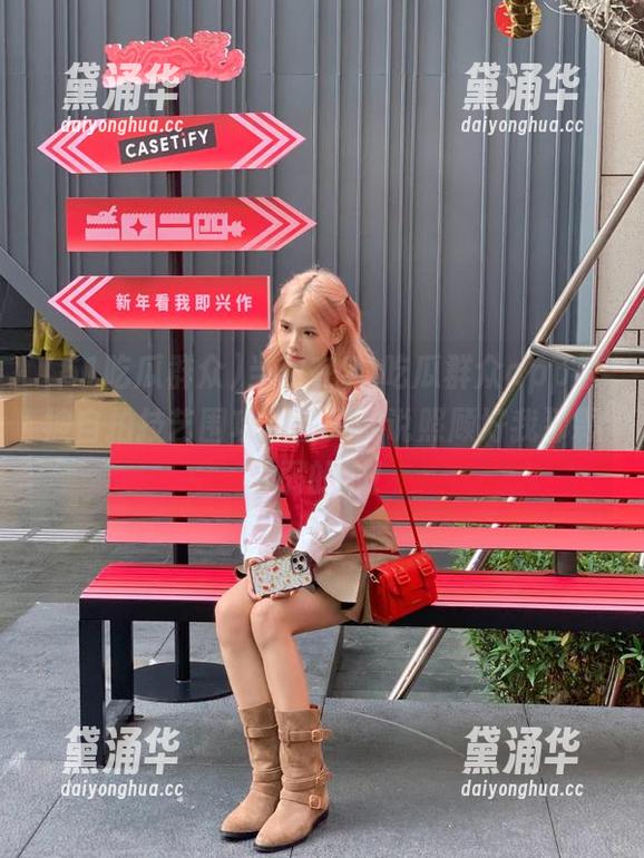 当你在51吃瓜群众app里被自拍技艺围攻，我只能说照顾好我那颗脆弱的心！