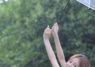 在线打卡91黑料：一入口就停不下，总觉得还想再啃一口。