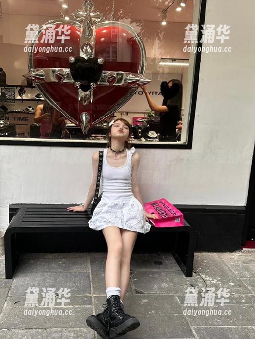 hlw 每次刷“hlw”兴奋得不要不要的,别忘了收藏哦!