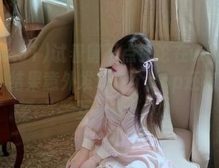 试着留下点评论在www.51cgw,结果意外发现这个app还有趣的交互功能!