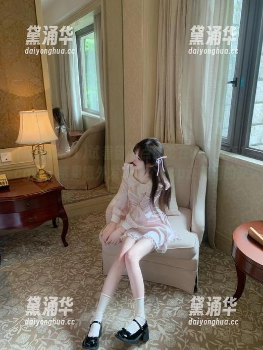 试着留下点评论在www.51cgw，结果意外发现这个app还有趣的交互功能！