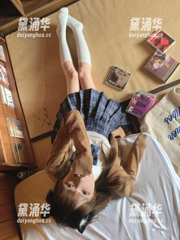 zzzttt 在zzzttt79网页里,跟着链接找寻未知,感觉自己像是个探索家。