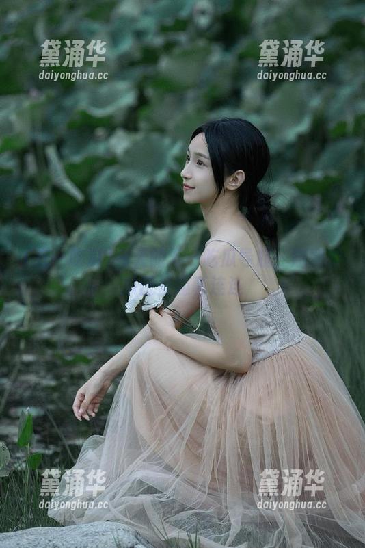 五一吃瓜 今天的五一吃瓜导航:娜娜的瓜田里趣事连连