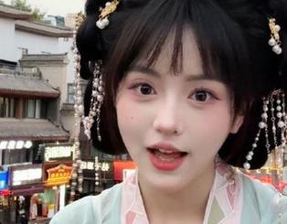 睡前新闻吃瓜不打烊发布,今晚又有啥冷门八卦来刷屏啊?