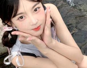 “吃瓜网51cg91”里的每一个传送门,都是我对八卦的向往与呼唤。