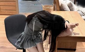 登录“cgg吃瓜黑料网”的体验真奇妙,我在一堆八卦中迷失了好久!