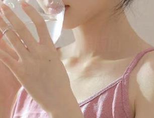 发现了苹果版的“带你吃瓜”，我这心情啊，瞬间有种追剧的冲动！