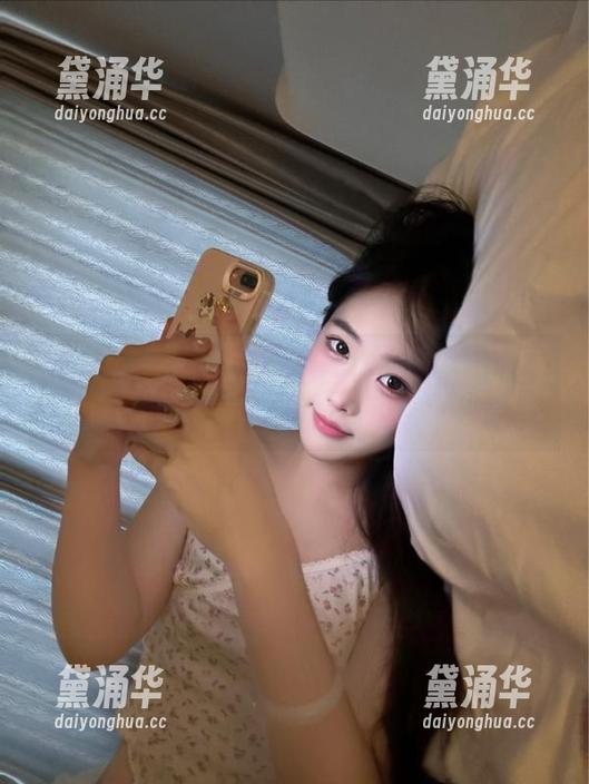 登录每日吃瓜网51后，我的好奇心被狠狠调动，有点上瘾。