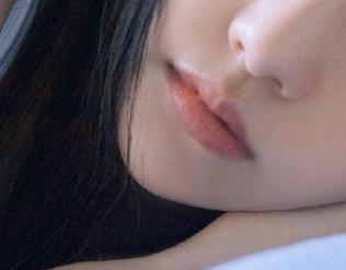 海角吃瓜发布:海角的风里,似乎藏着各种八卦滋味,仿佛刚刚被淘气的司机卷走。