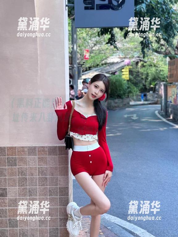 “万篇长征黑料正能量”网址传来八卦风暴，真是令人咋舌的剧情反转啊！