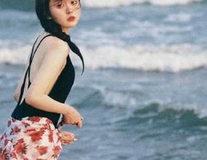 边吃瓜边在线,黑料网这款app有没有‘黑暗’隐藏功能啊?