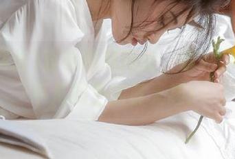 直达黑料网址,看完你会觉得平凡的生活真无趣!